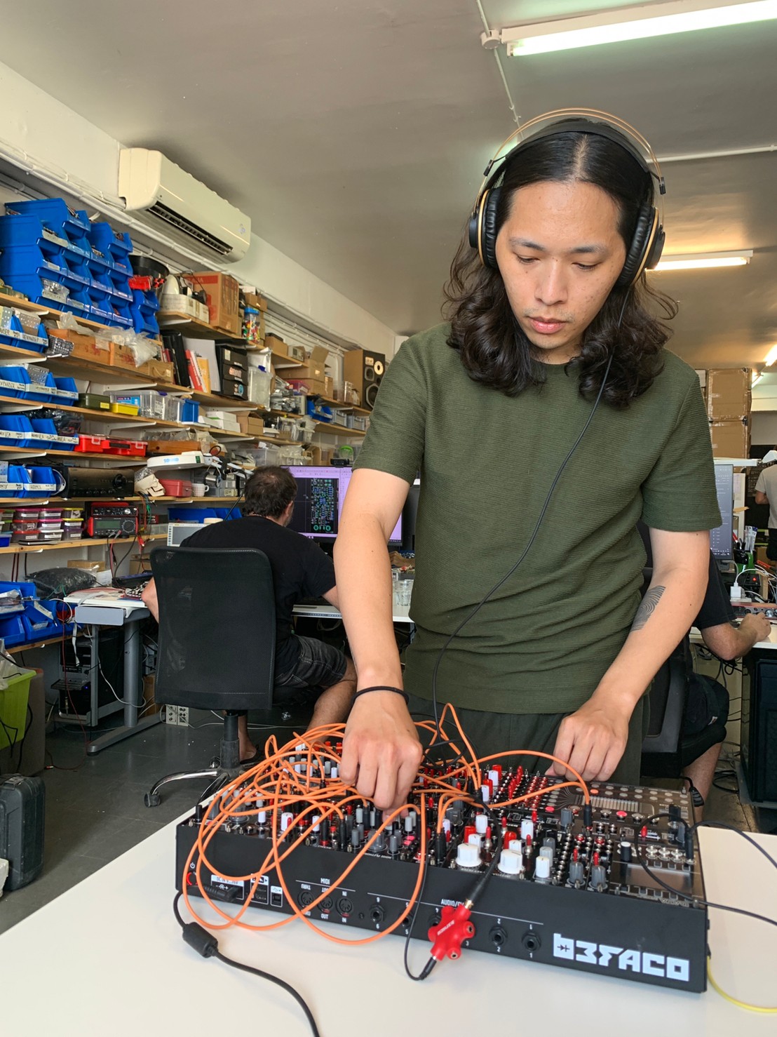 A visit to a local modular synthesizer studio.
