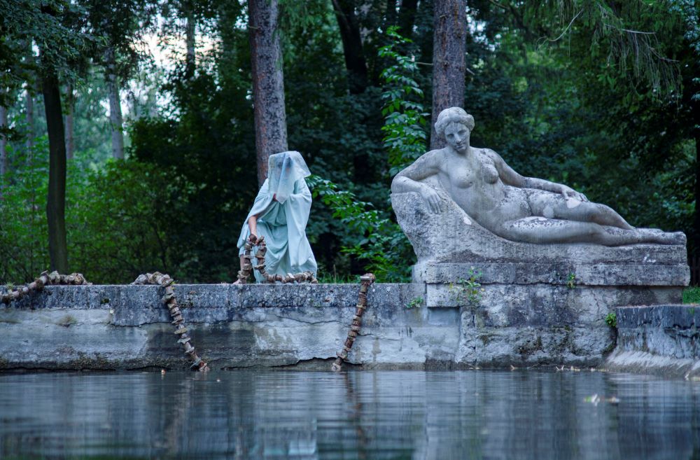 Japamala, a sculptural installation. Attended the Weimar Arts Festival with French artist Dominique Baron-Bonarjee 2