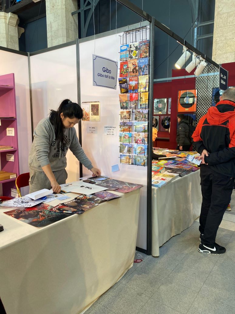 Showing my comics creations at Maison de la bd’s stand.