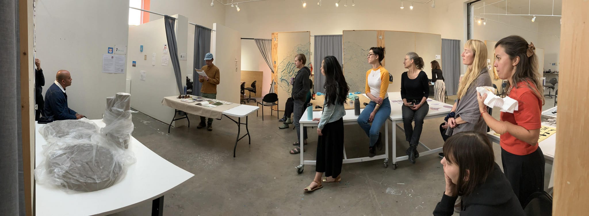 展場