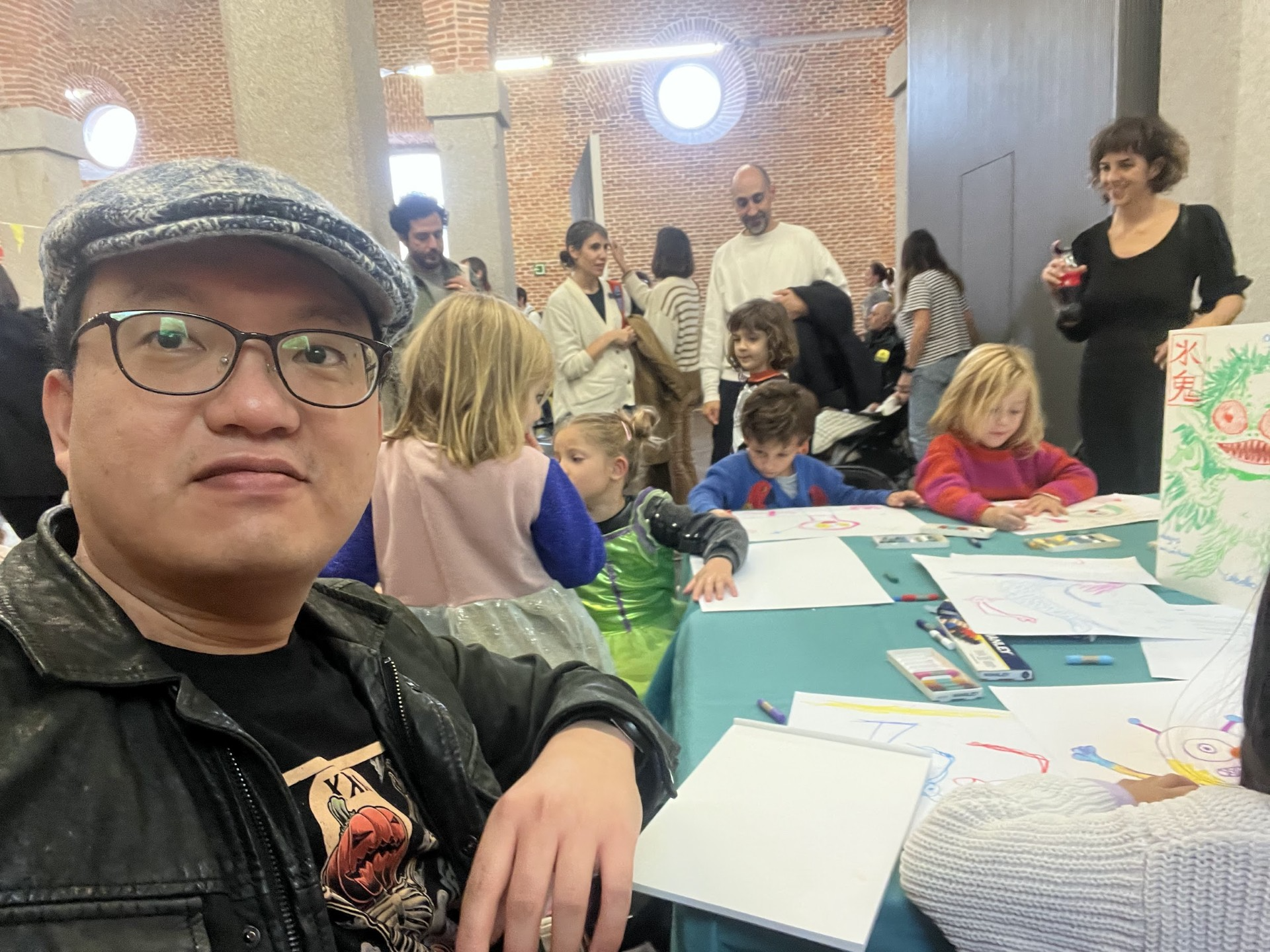 A festival workshop by Hablar en Arte on drawing Taiwanese folk spirits with children.