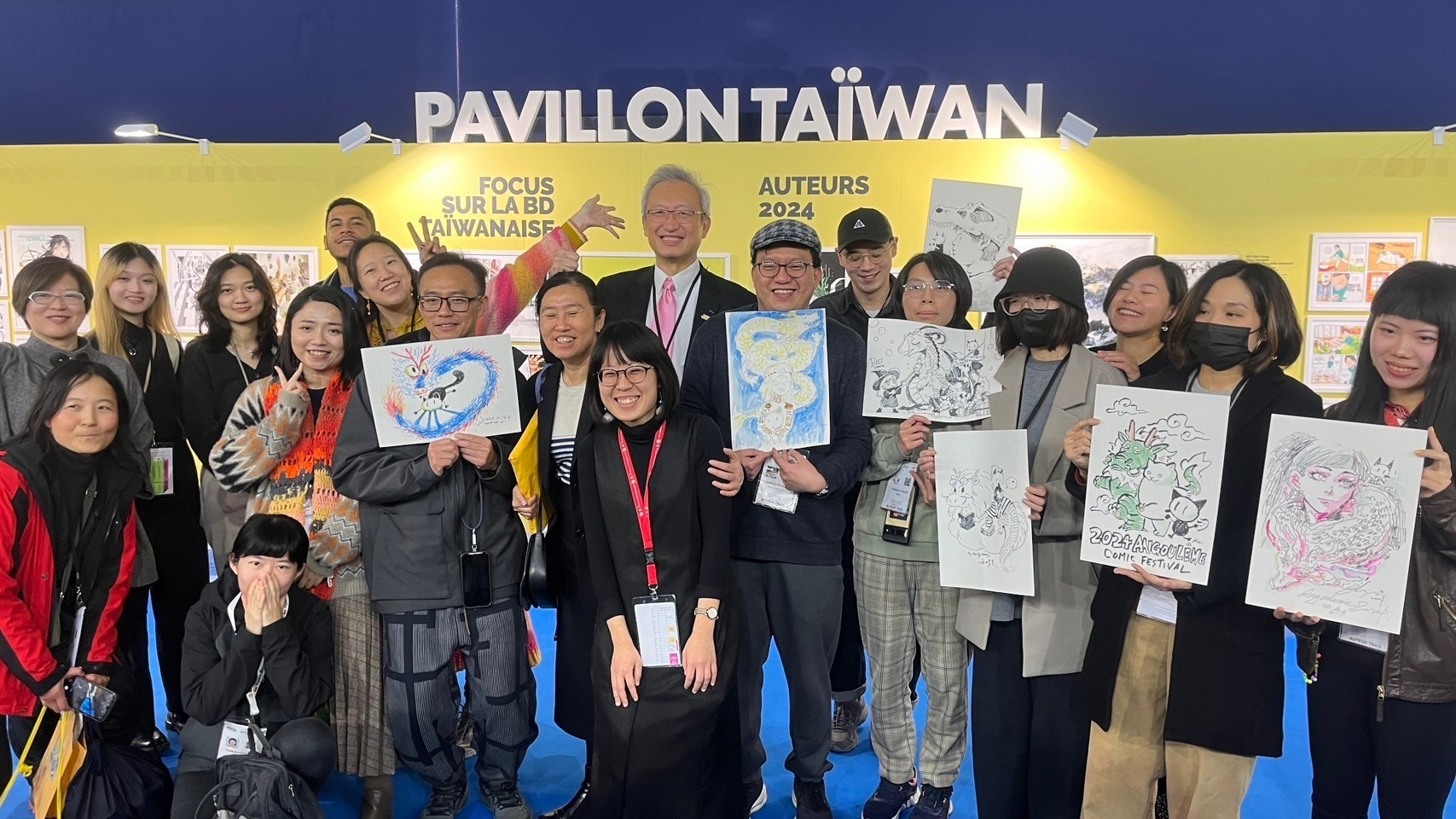 Group photo with fellow comic artists, editors, and Taiwan’s ambassador to France, François Chih-chung Wu.