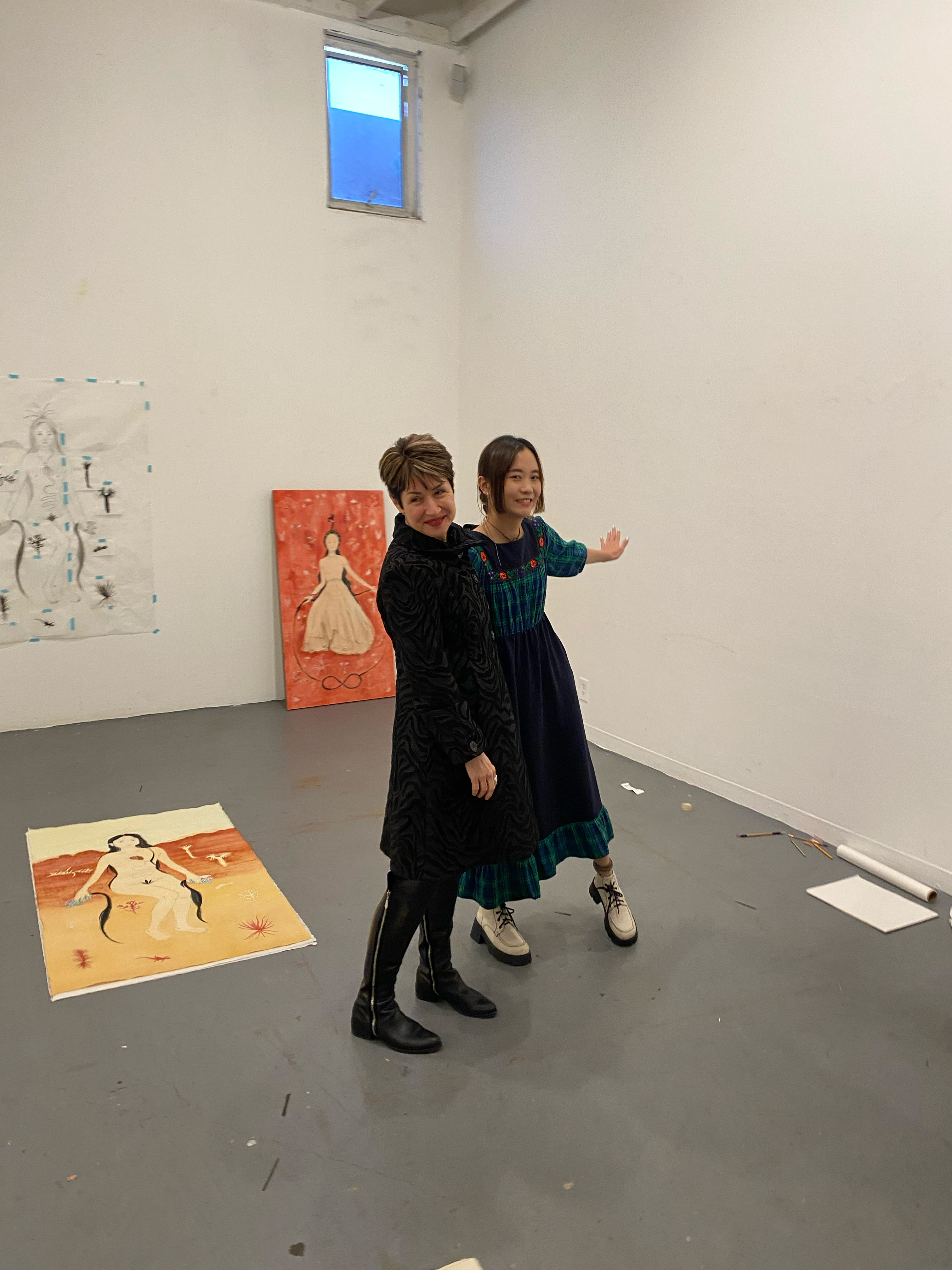 TransCultural Exchang創辦人及策展人Mary Sherman，參訪我於18街藝術中心的工作室