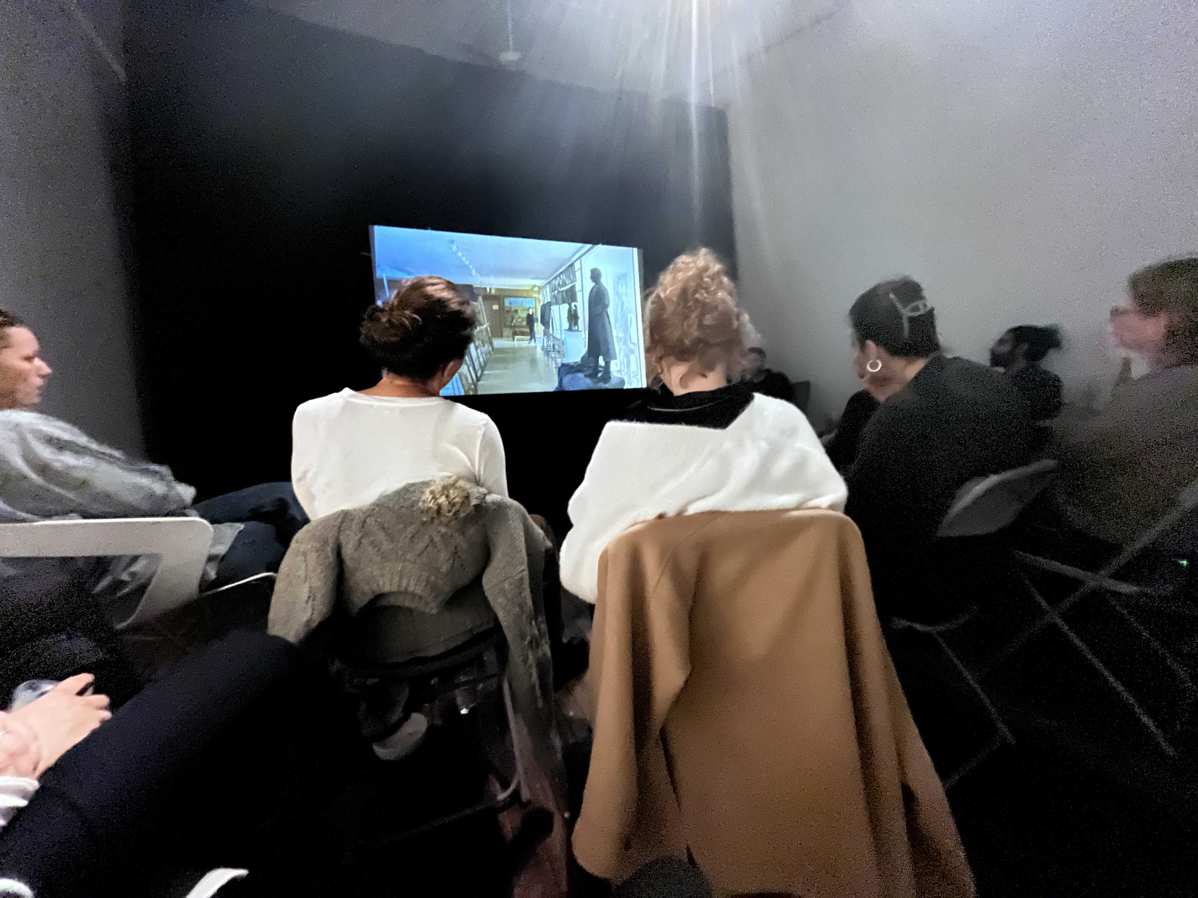 參與駐村藝術家自主發起之作品分享活動