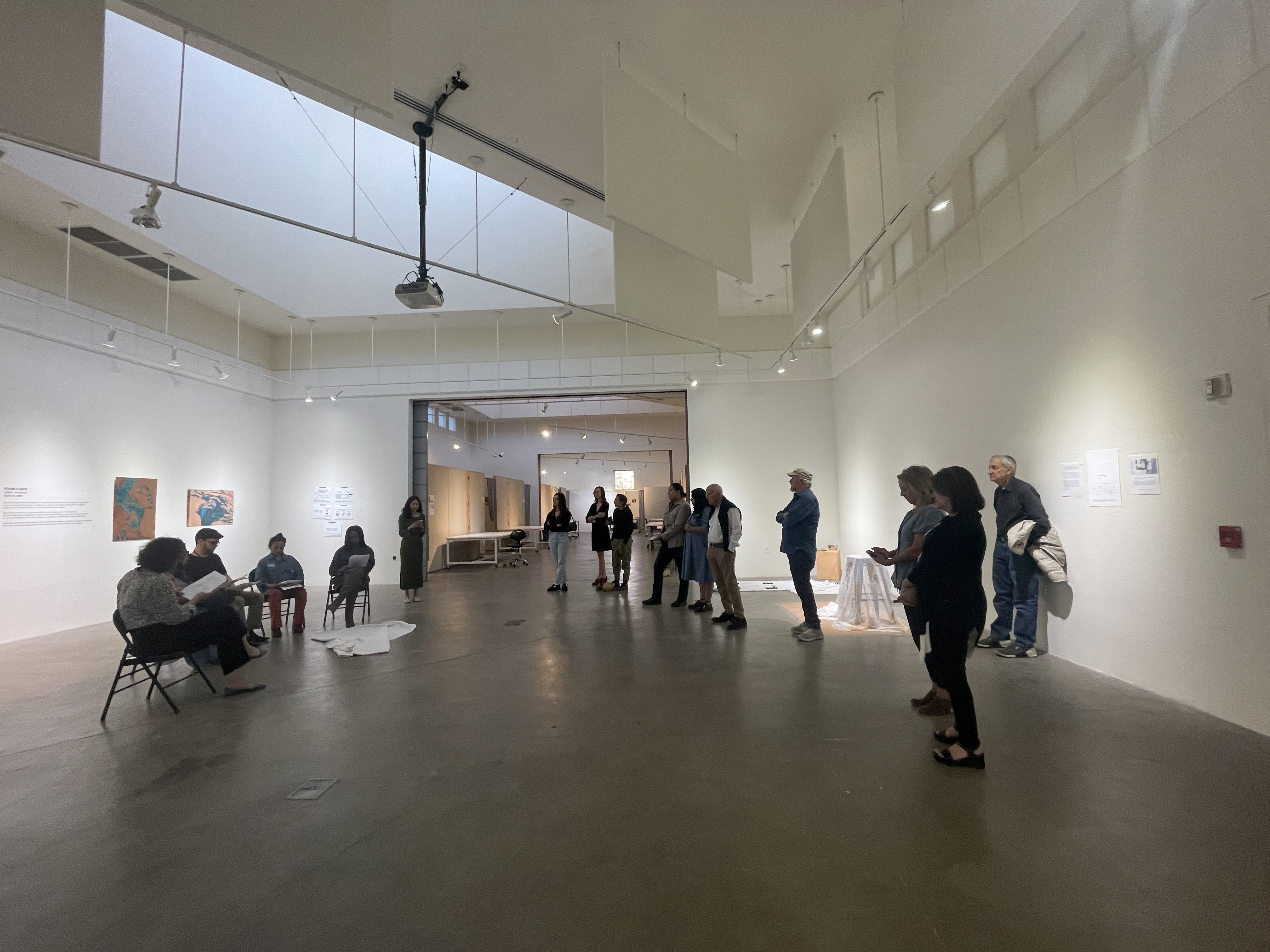 與駐村藝術家、職員合作，於Open Studio進行讀劇