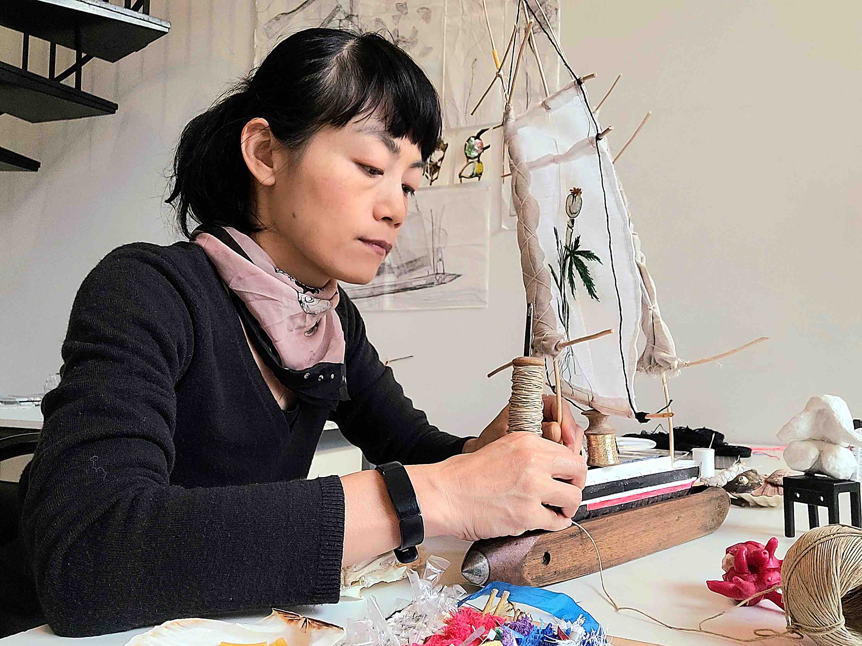 我在西帖國際藝術村的工作室內創作過程一景