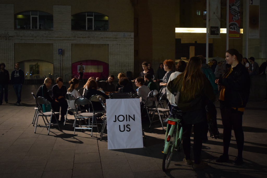 The students of the Faculty of Fine Arts at the University of Barcelona initiated the "Ciutat Vella " project, inviting surrounding residents to join the discussion in 2016.